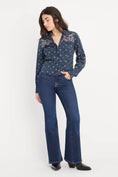 Load image into Gallery viewer, Dolly Joleans Petite Flare Jeans Indigo1193