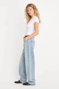 Load image into Gallery viewer, Good Petite 90's Jeans in Indigo1257 - The Posh Loft