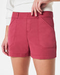 Load image into Gallery viewer, Stretch Twill Short 6" - The Posh Loft
